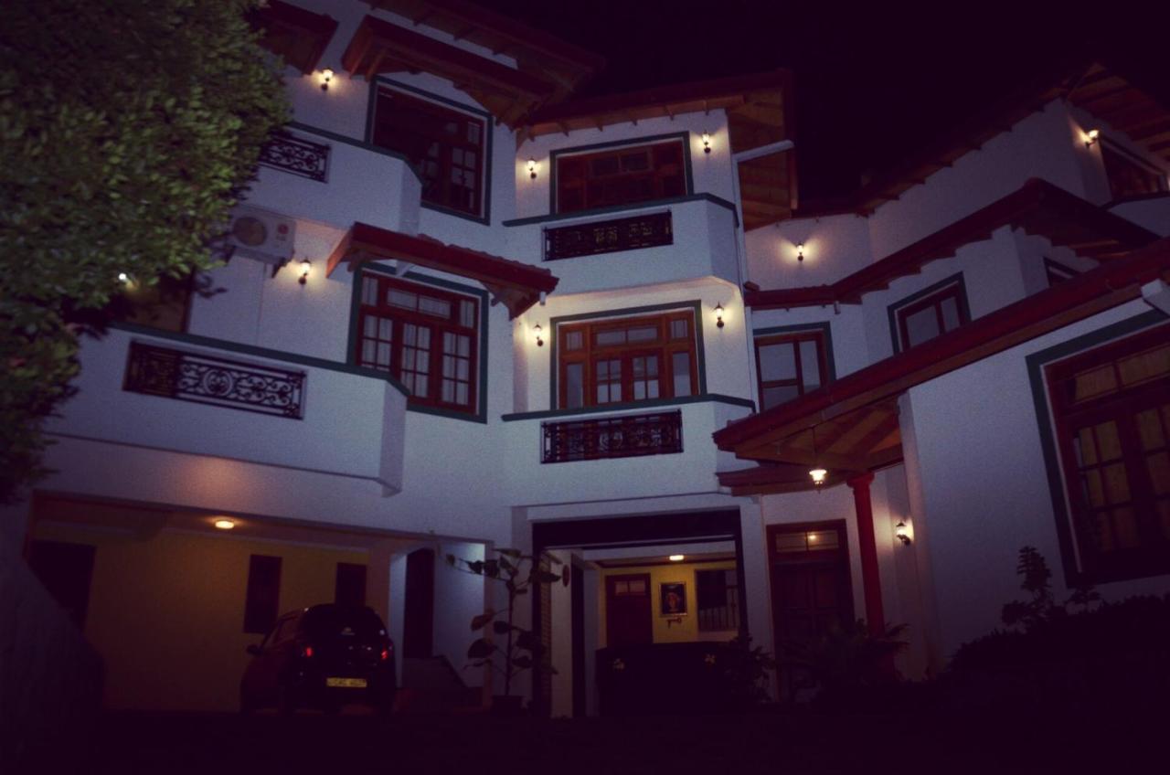 Hotel Mandakini Баттармулла Екстер'єр фото