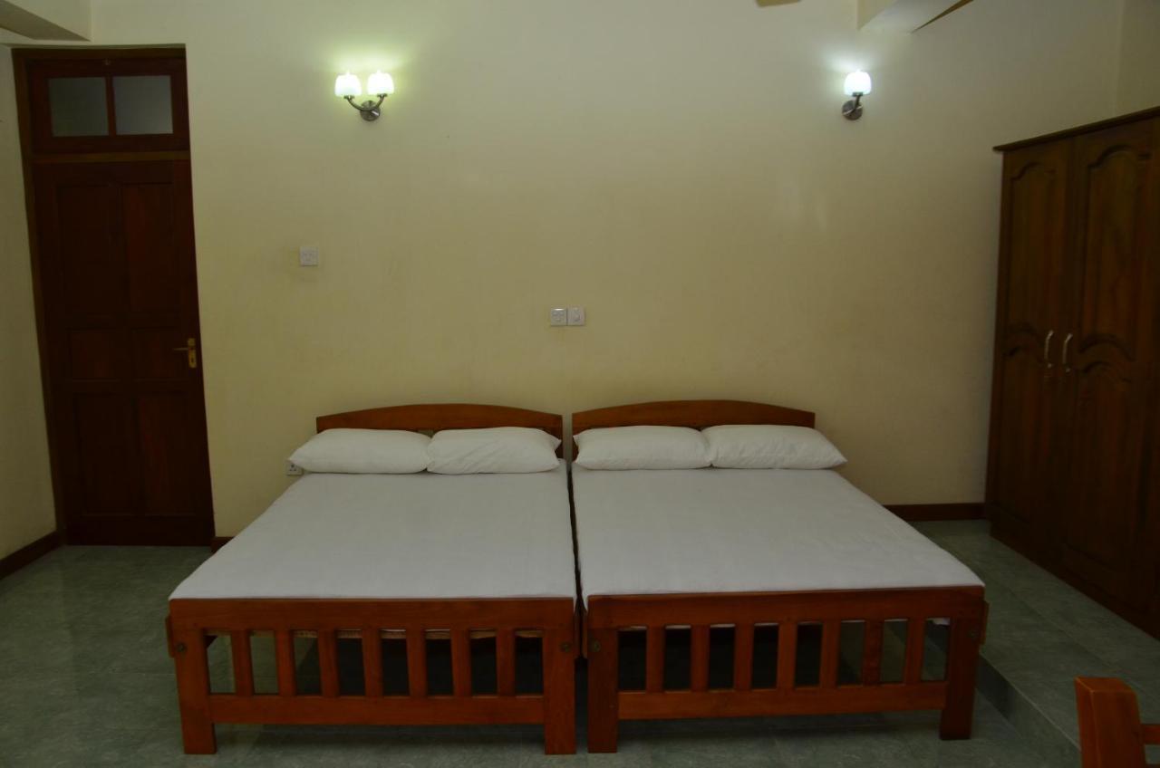 Hotel Mandakini Баттармулла Екстер'єр фото